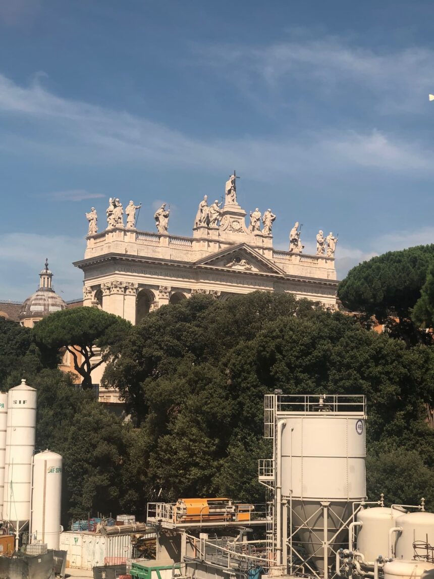 Tocca a noi essere per primi più seri, e farci santi